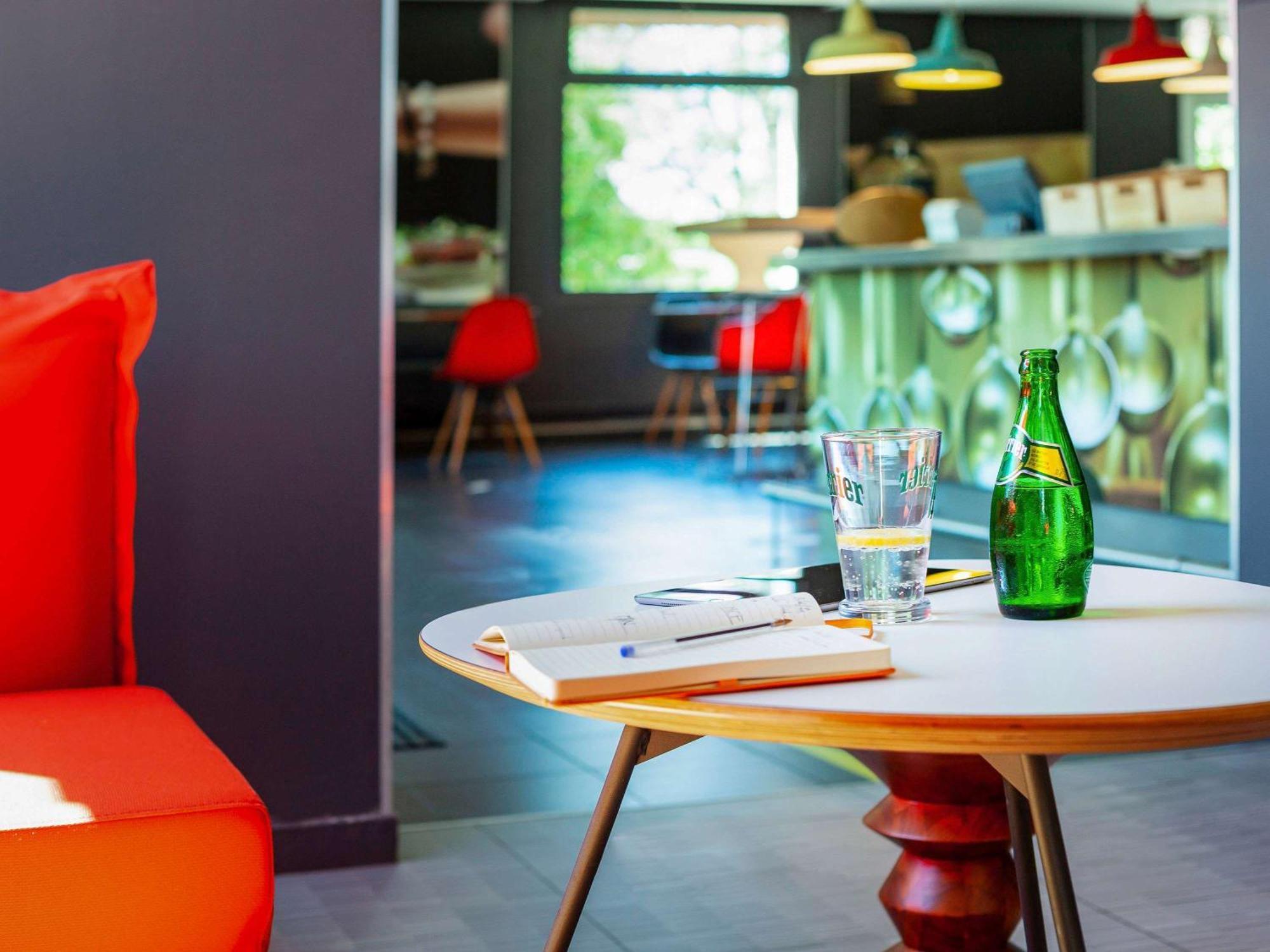 Hotel Ibis Mulhouse Ile Napoleon Sausheim Exterior foto
