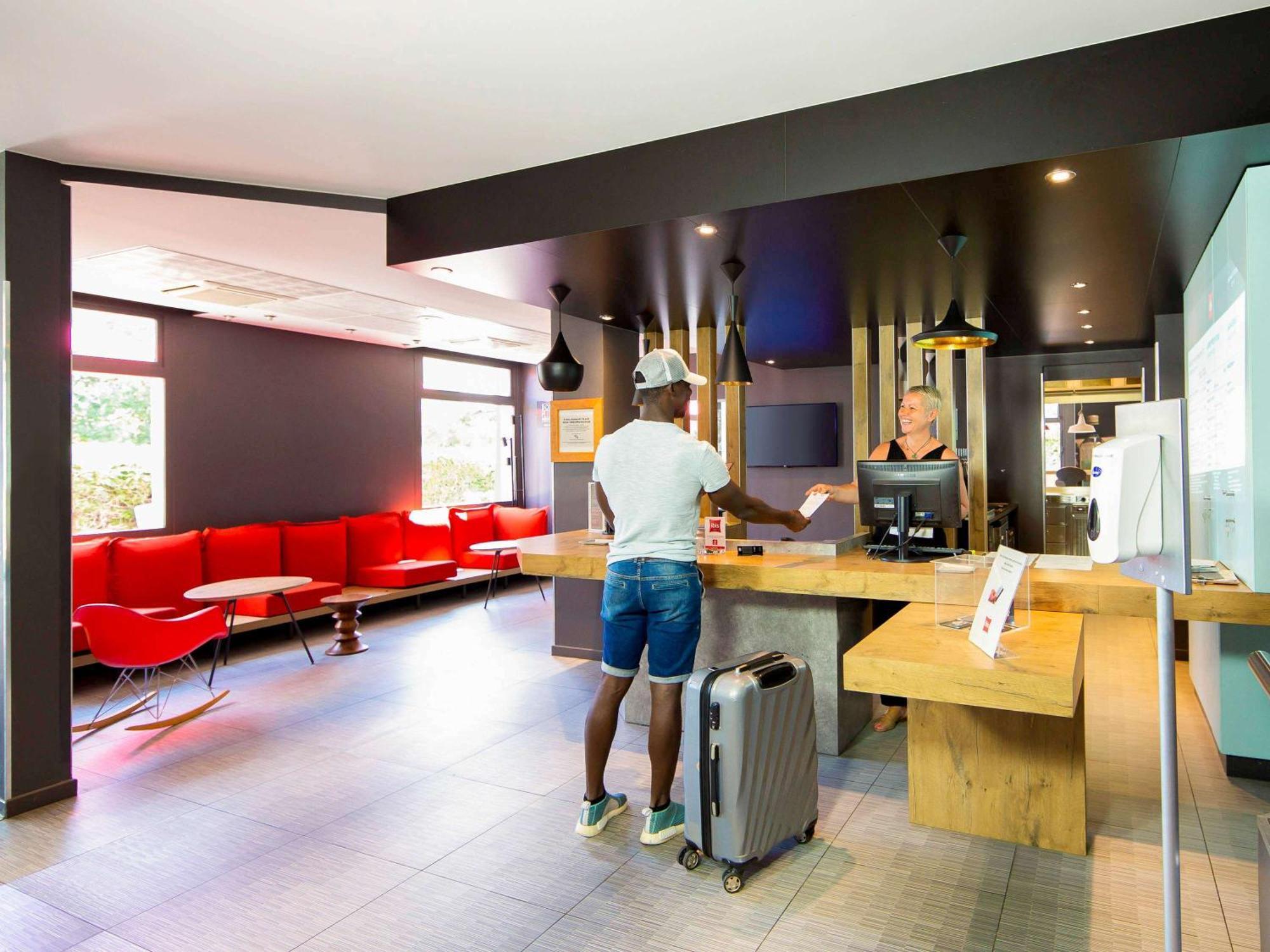 Hotel Ibis Mulhouse Ile Napoleon Sausheim Exterior foto