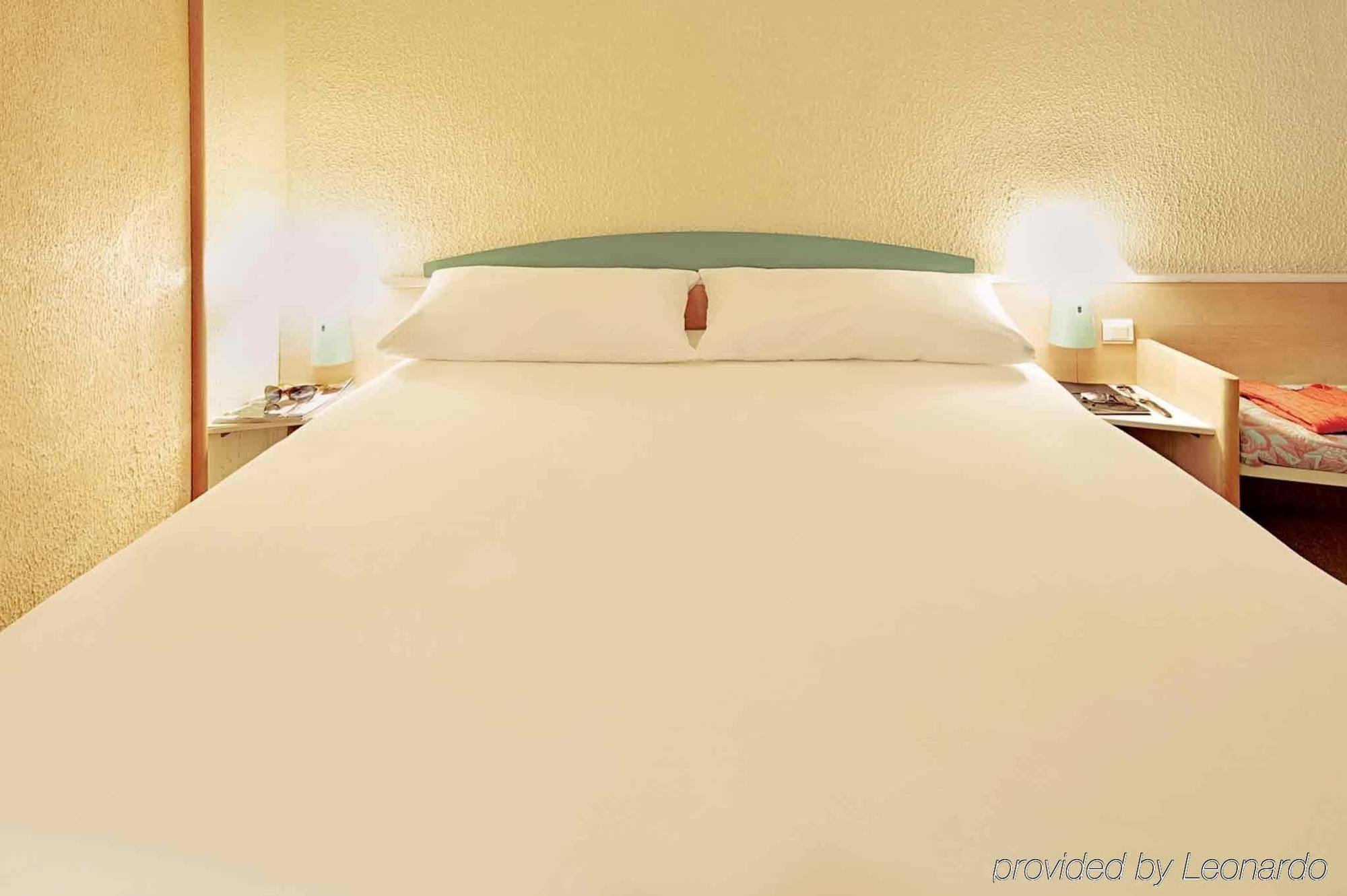 Hotel Ibis Mulhouse Ile Napoleon Sausheim Exterior foto