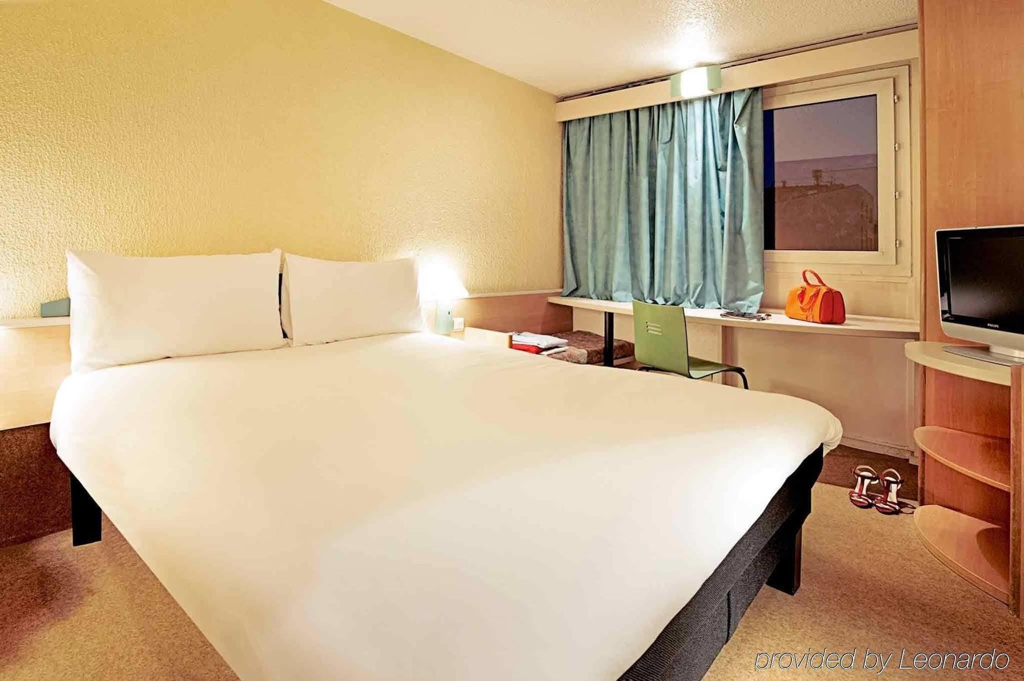 Hotel Ibis Mulhouse Ile Napoleon Sausheim Exterior foto